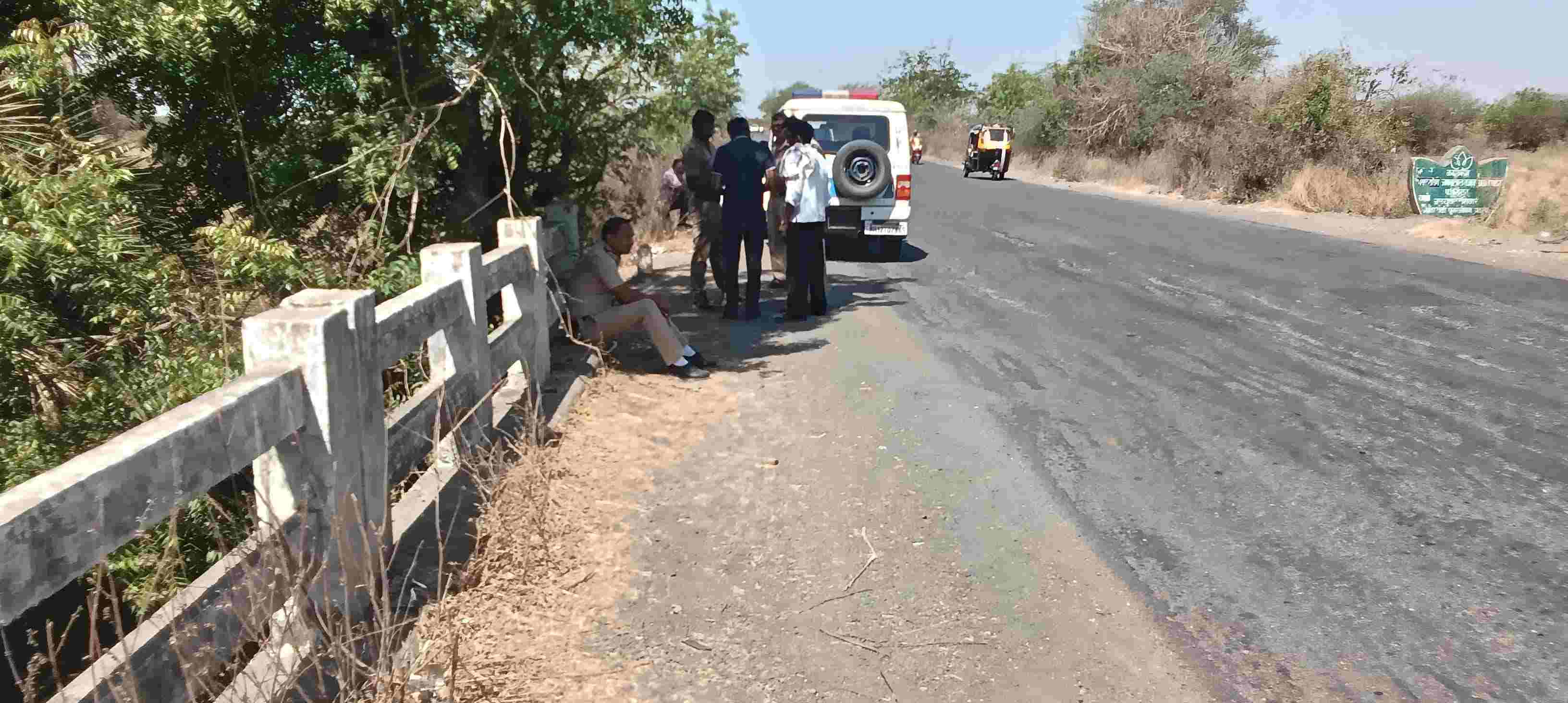 पोलीस असल्याचे भासवून 1.20 लाखांचे सोन्याचे दागिने लंपास